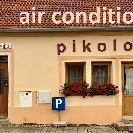 Отель Pikolo - Izby Na Prenajom Нове-Место-над-Вагом Экстерьер фото