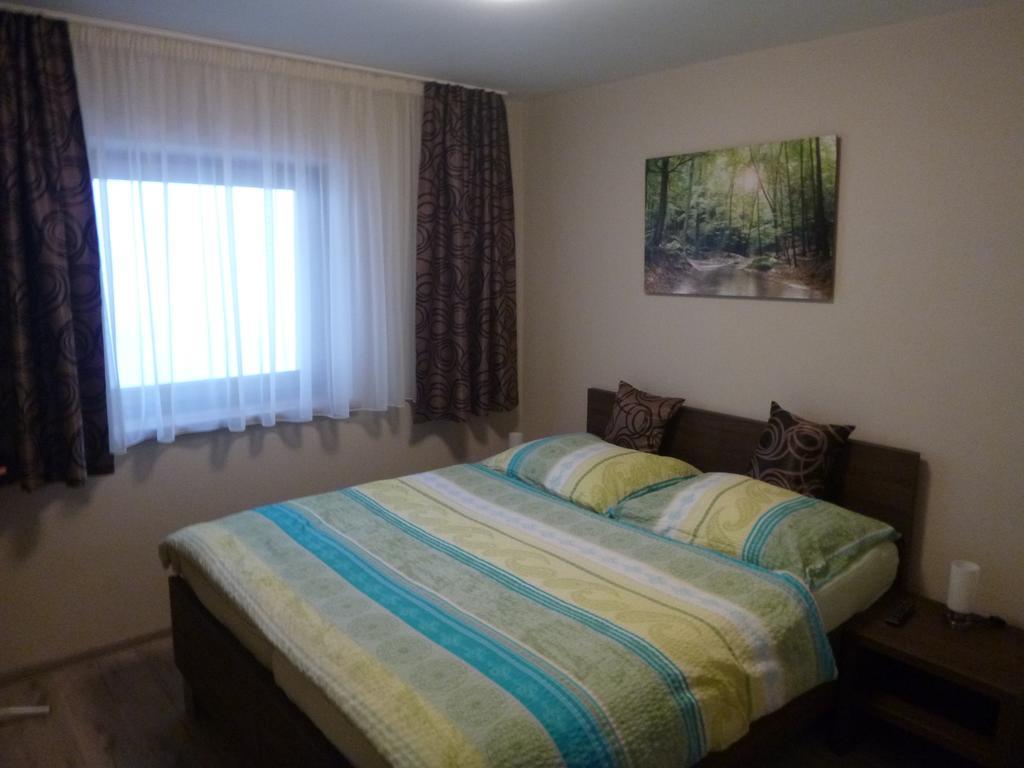 Отель Pikolo - Izby Na Prenajom Нове-Место-над-Вагом Экстерьер фото